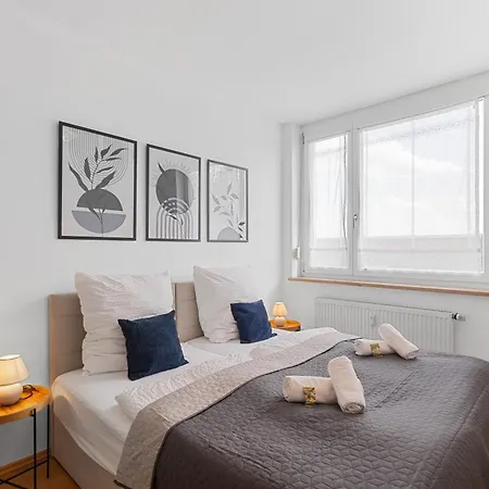 Goltan In - Zentral, Wifi, Parkplatz * Neutraubling