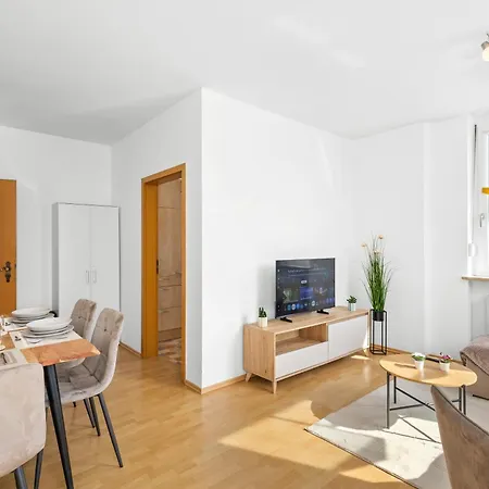 Goltan In - Zentral, Wifi, Parkplatz Apartment Neutraubling